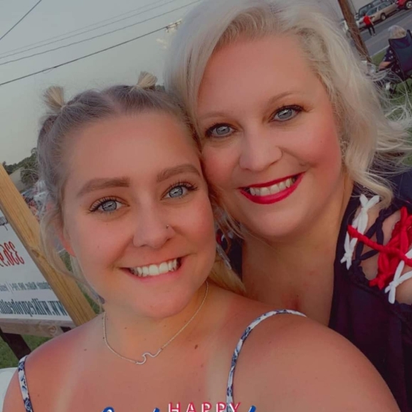 Meet your Posher, Heather - Picture 9 of 11